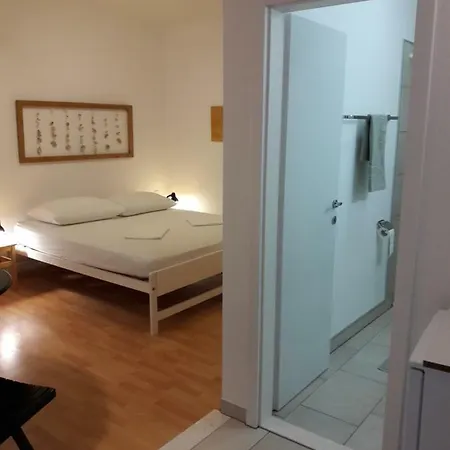 Private Andrea With Private Bathroom Guest house *