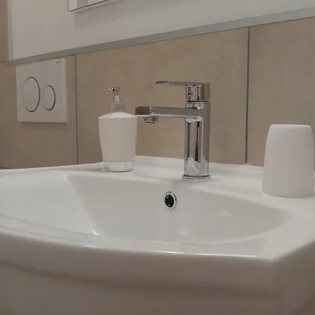 Private Andrea With Private Bathroom * Χβαρ